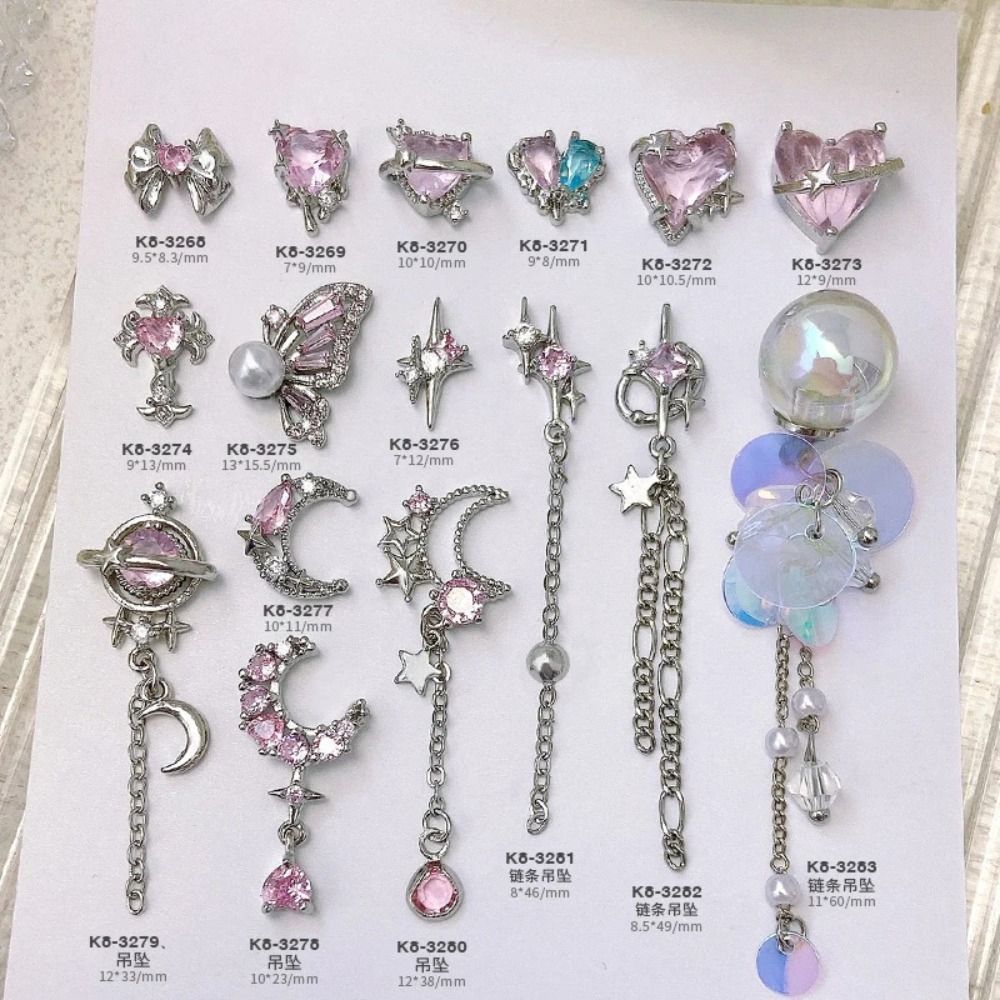 Nail Art Pink - Leichte Luxus-Charms, luxuriöse Nägel, liebevolles Herz,
